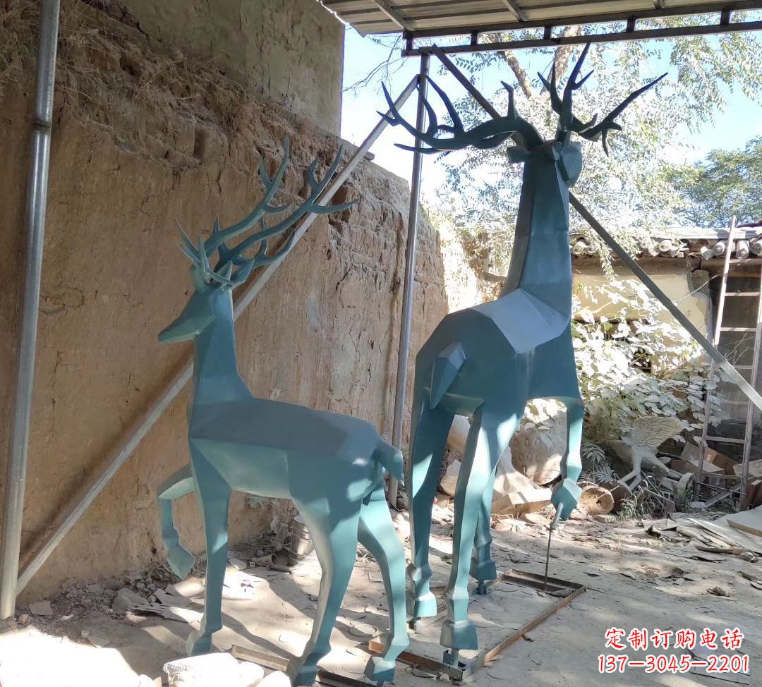 济宁不锈钢切面景观鹿雕塑——给景观增添优雅