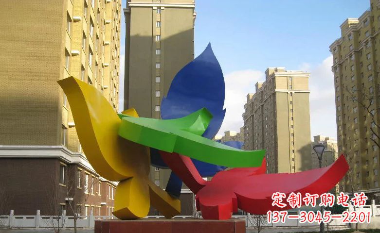 济宁不锈钢树叶景观雕塑美丽而精致