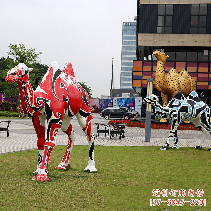 济宁彩绘骆驼不锈钢雕塑-城市园林动物景观雕塑摆件