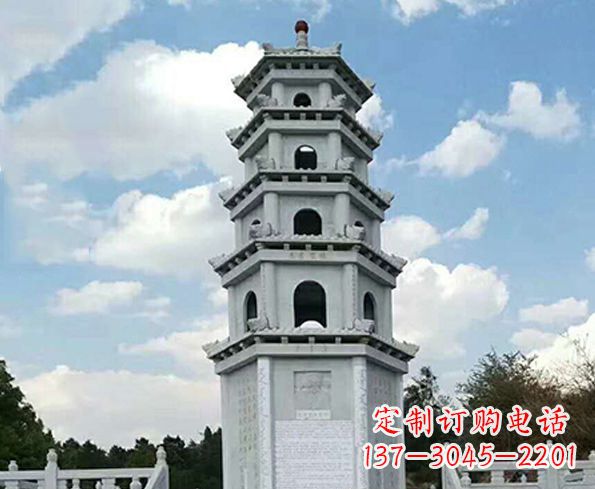 济宁神秘的宝塔雕塑