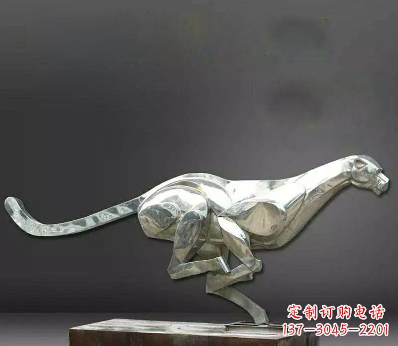 济宁公园不锈钢奔跑的豹子动物雕塑
