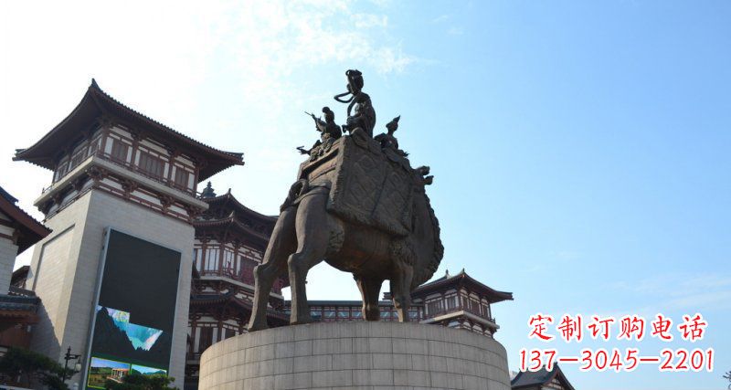 济宁广场骑骆驼的古代美女景观铜雕